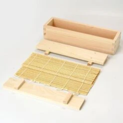 Hinoki Sushi Mold & Bamboo Mat 13 Hinoki Sushi Mold & Bamboo Mat -Shibui Store moule a sushi hinoki tapis bambou 512